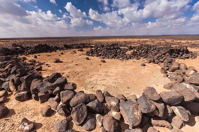 カイトサイト　砂漠の遺跡　玄武岩　ヨルダン
