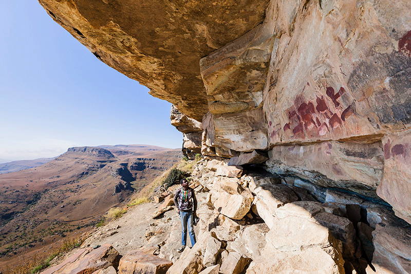 ゲームパス・シェルター　世界遺産　ドラケンスバーグ　南アフリカ　庇岩シェルター　古代岩絵