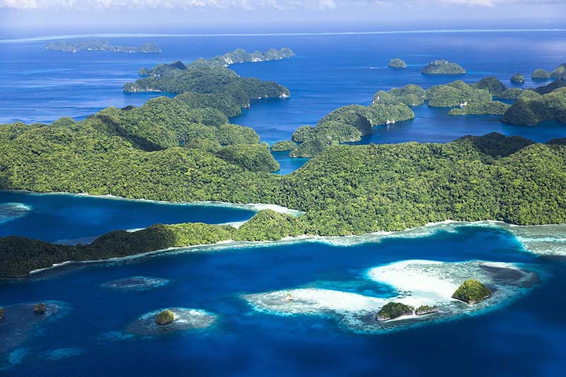 世界遺産　ロックアアイランド　パラオ　サンゴ礁