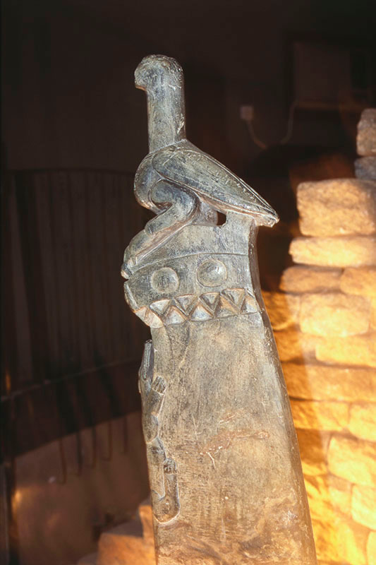 大ジンバブエ遺跡　謎の鳥神柱　great zimbabwe Stone statue of Bird 