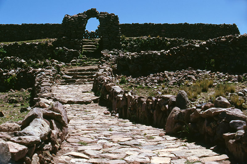 チチカカ湖　アマンタニ島　ペルー　lake titicaca and amantani island peru