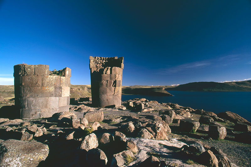 シルスタニ遺跡　ペルー　Sillustani archaeological site peru