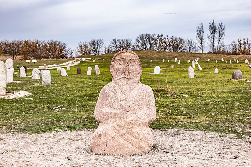 石人　キリギスの遺跡　Ancient stone statues Kyrgyz